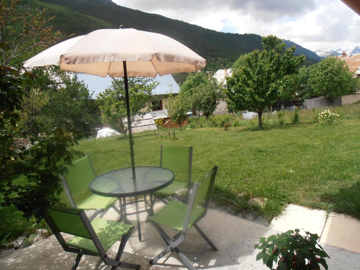 Chalet Bon Accueil Briançon Exterior foto